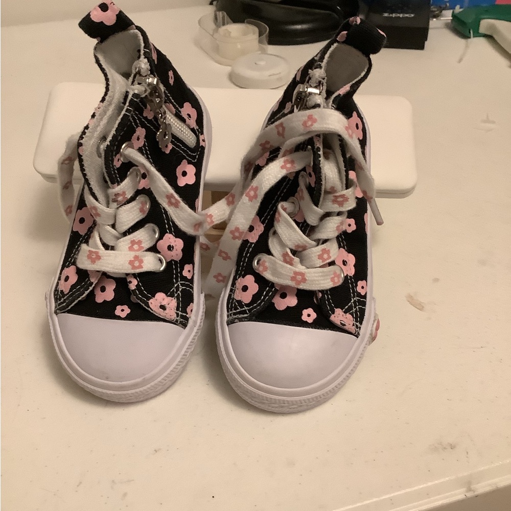 Tommy Bahama Kids Black and Pink Floral Sneakers
